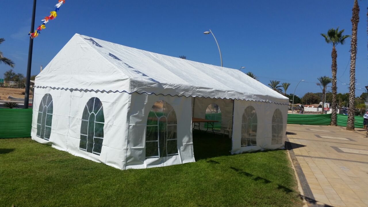 אוהל צינורות בגדלים שונים