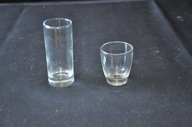 כוס שוט/הקפצה