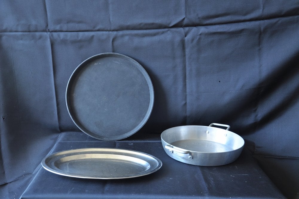 מגש מלצר/ מגש נירוסטה/ מחבת אלומניום