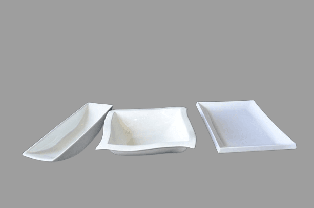 מגשי מזנון גדלים שונים