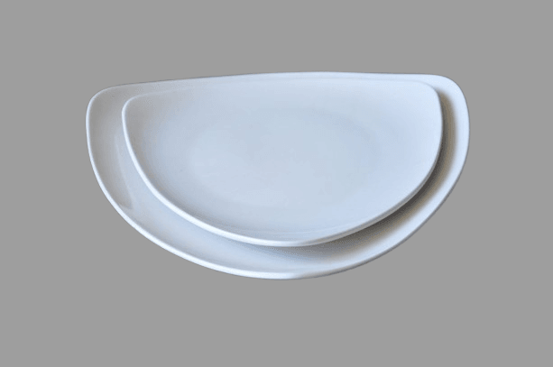 צלחת משולשת לבנה