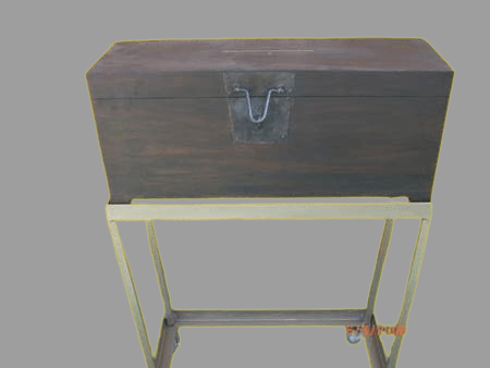 תיבת צקים מעץ