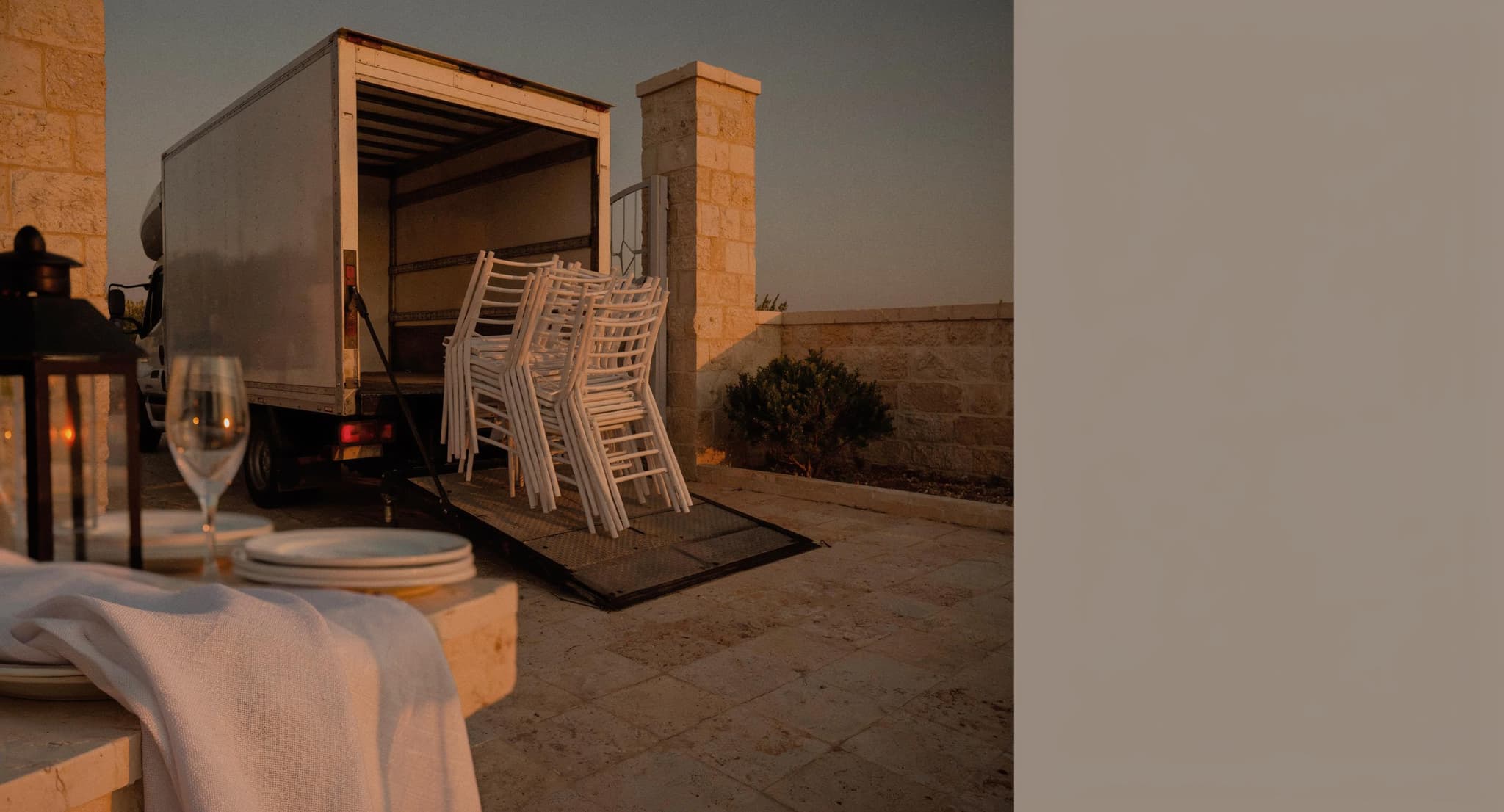 הובלת ציוד לאירועים בטירת כרמל — מחסן דרזנר עד הדלת שלך