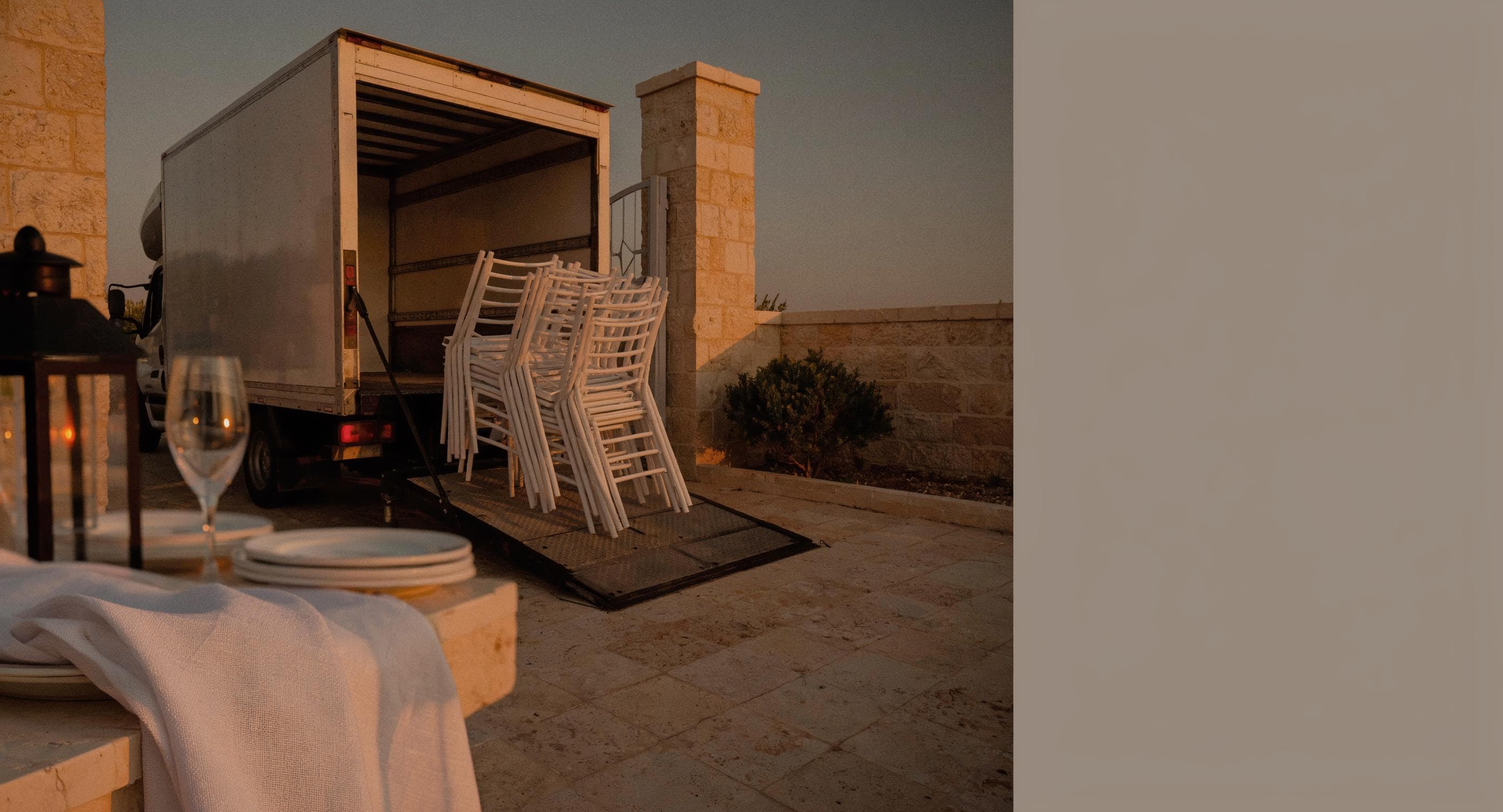 הובלת ציוד לאירועים בטירת כרמל — מחסן דרזנר עד הדלת שלך